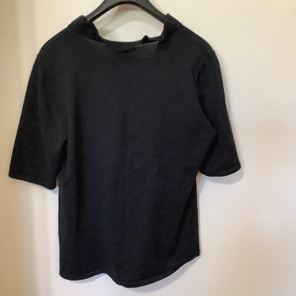 PREMISE: Black Ruffled V-Neck Top - Picture 3 of 4